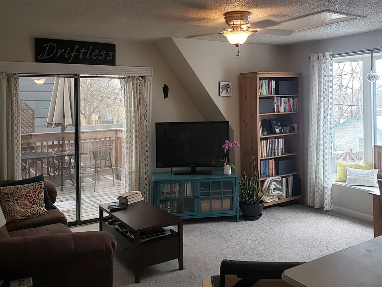 117 3rd St #C — Photo 2