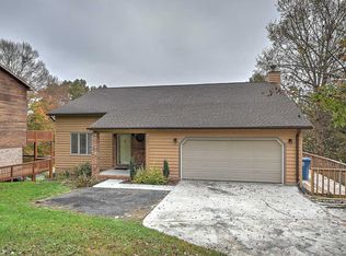 3517 McIntosh Dr, Kingsport, TN 37663