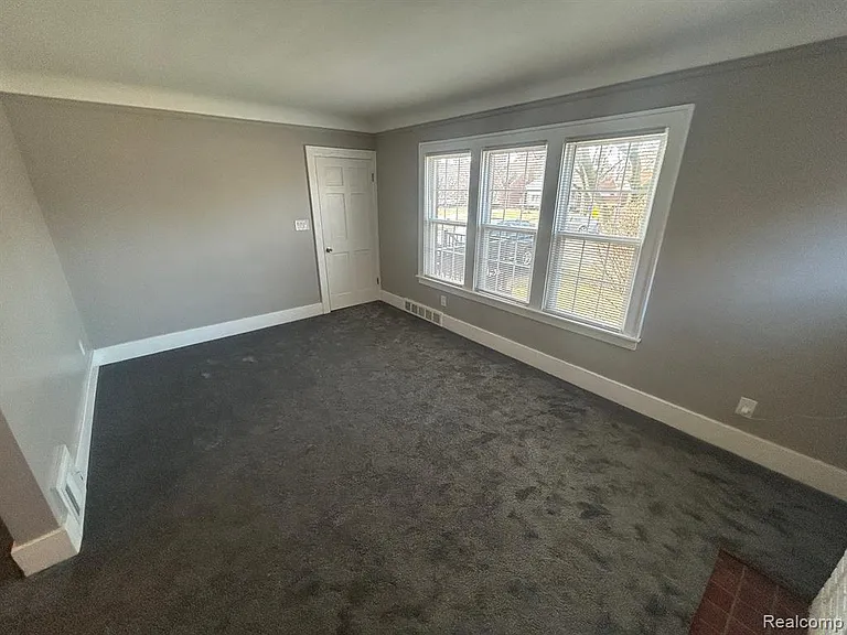 14716 Archdale St #1 — Photo 7