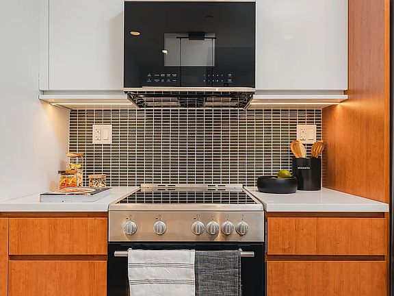 5th image of 276 Grand Concourse APT 417