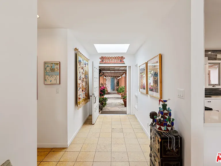 7122 Dume Dr — Photo 6
