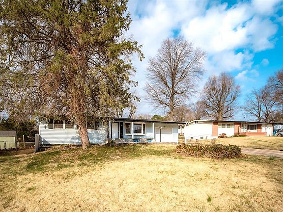 3rd image of 10327 Varnum Dr