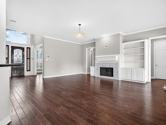 3rd image of 1210 Forest Hills Dr