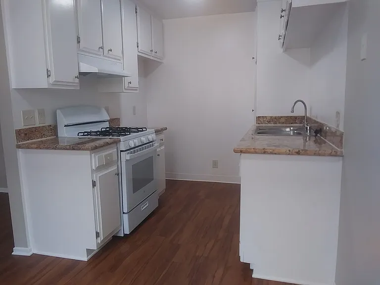 17740 Scherzinger Ln — Photo 14