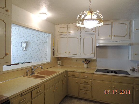 2nd image of 1826 Lyndale Dr