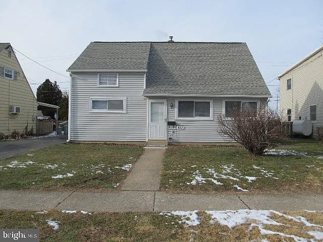 822 Hartman Ave photo 1