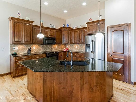 4th image of 2234 Ironwood Dr SW