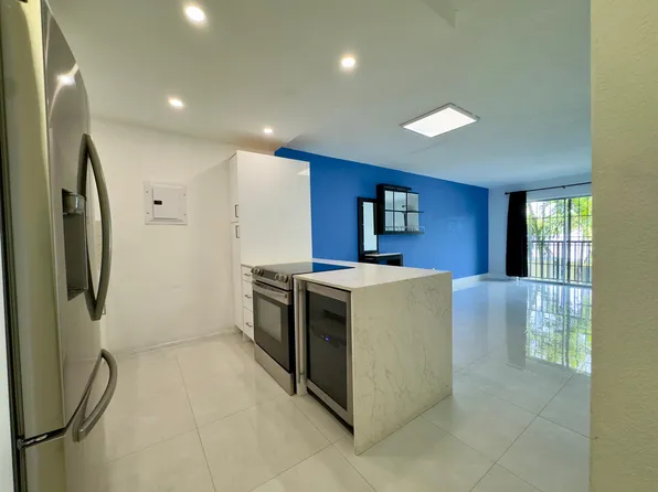 1530 SW 2nd St APT 202, Miami, FL 33135