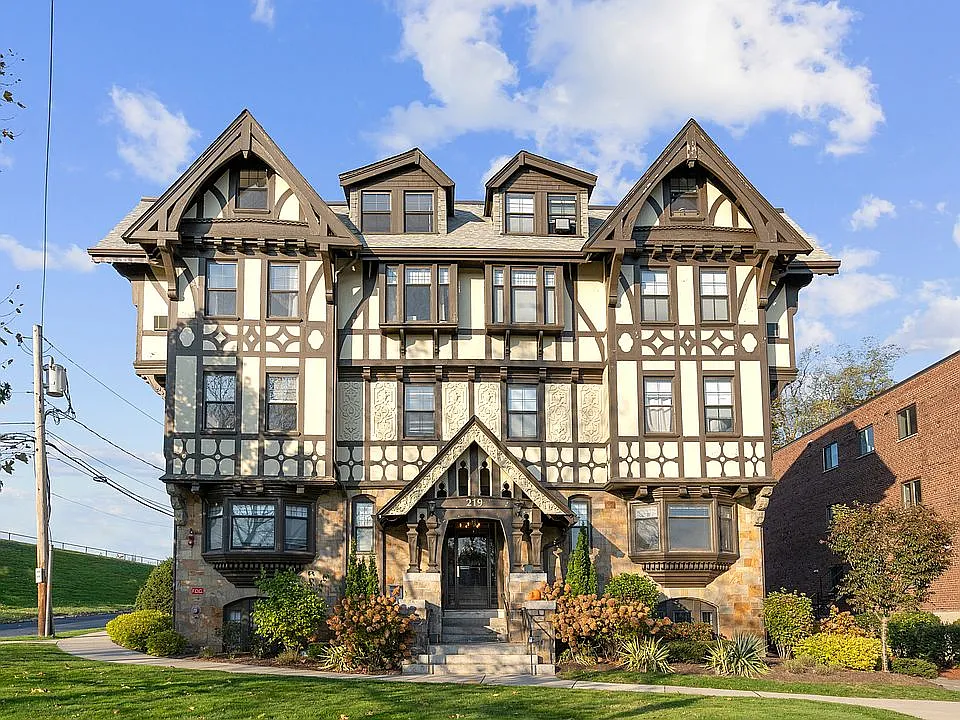220 Commonwealth Ave #15