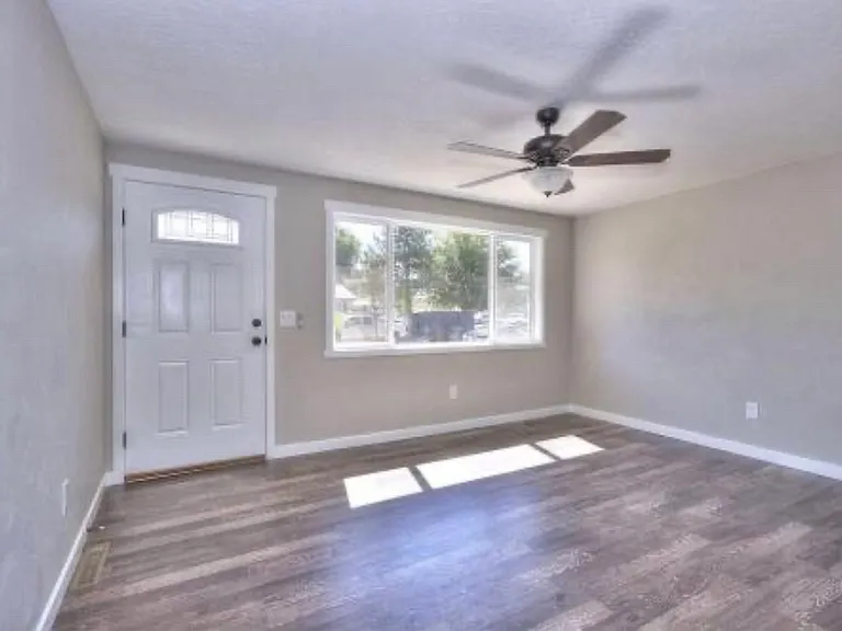 4444 W Meriwether Dr — Photo 2