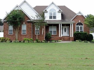 572 Hunters Landing Dr, Manchester, TN 37355