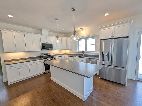 3rd image of 27 Avery Way Lot 28