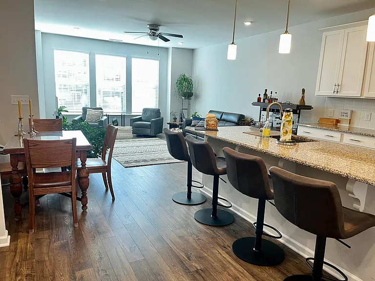 1114 Freeport Dr — Photo 4
