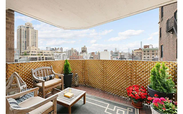 Sold by Douglas Elliman | media 18
