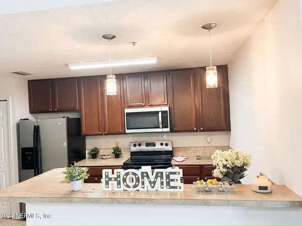 7047 DEER LODGE Circle #107, Jacksonville, FL 32256