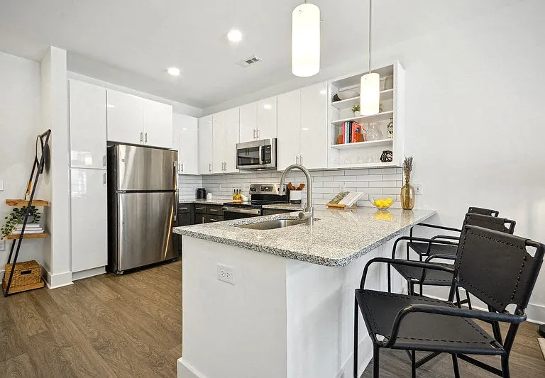 Link Apartments 4th Street — Photo 4