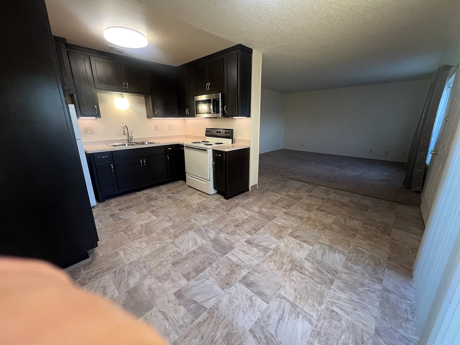 2 bed, 900 sqft, $1,395 — Photo 1