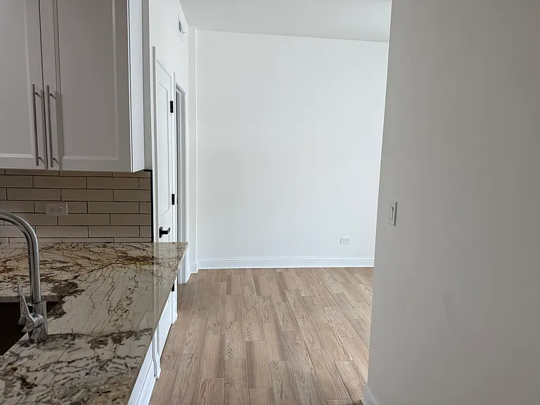 222 N Genesee St #205 — Photo 5