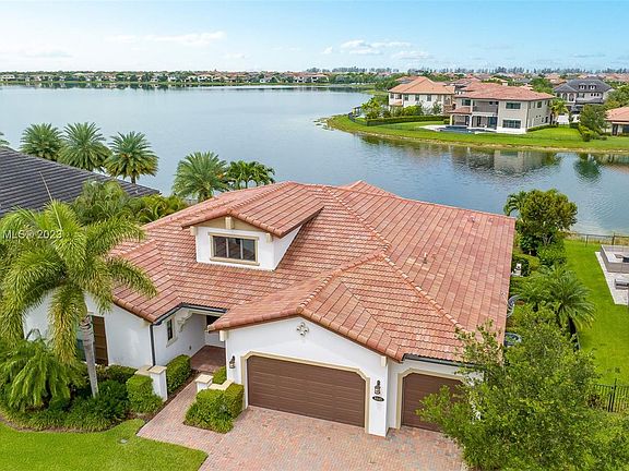 2nd image of 8845 Watercrest Cir E