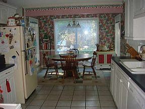 3rd image of 9907 Forest View Dr