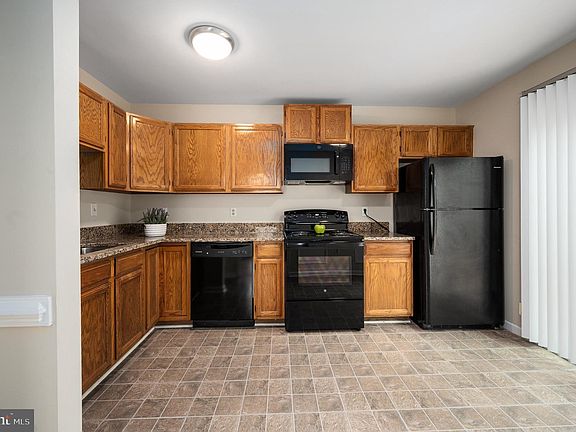 2nd image of 119 Westminster Ln