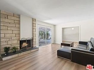 9601 Corbin Ave #A, Northridge, CA 91324