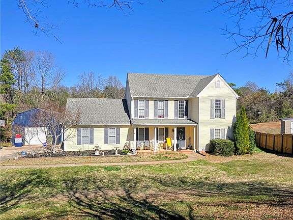 2nd image of 224 Ike Rd