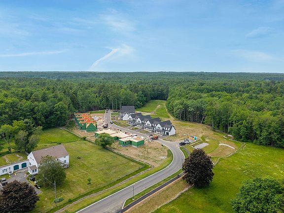 2nd image of 32 Fairway Commons Drive #11