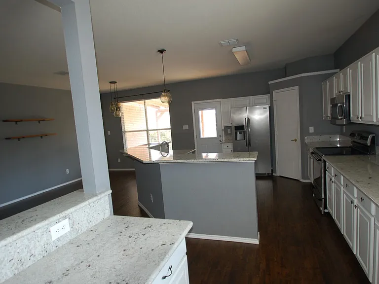 10509 Dry Valley Ct — Photo 2