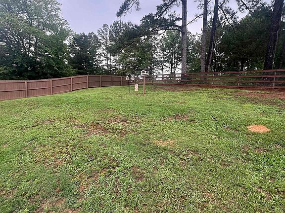 3rd image of 673 Marklund Rd