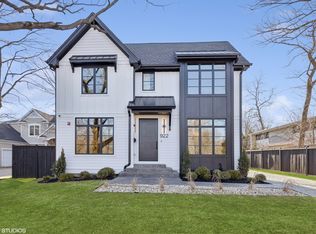 922 Glencoe Dr, Glencoe, IL 60022