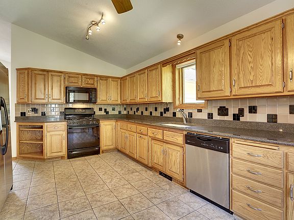 Quartz counters in kitchen