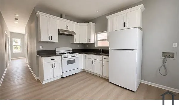 1242 W 93rd St — Photo 5