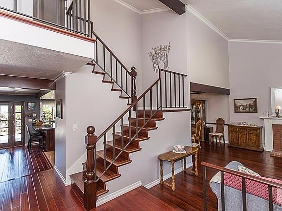 4th image of 322 Fairhaven Ct