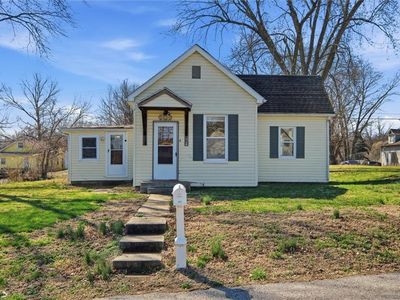 1423 Olive St, Leavenworth, KS, 66048