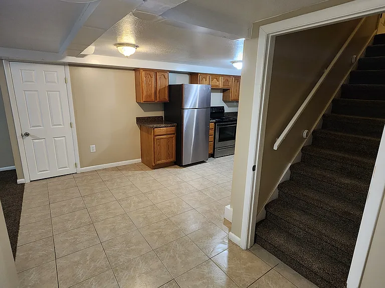 3273 Quincy Ave #BASEMENT — Photo 2