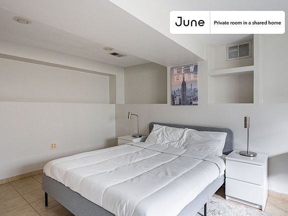 3rd image of 1455 N Paulina St #1-A