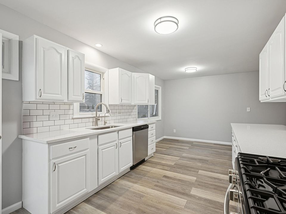 1st image of 8016 Aster Dr