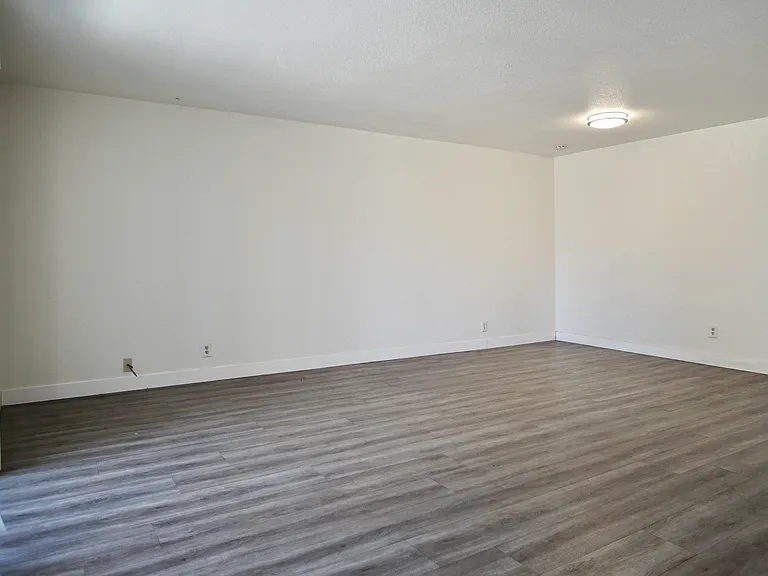 410 Auburn Way #1 — Photo 7