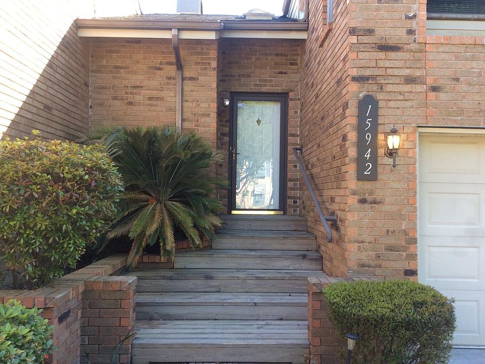 1st image of 15942 Seahorse Dr