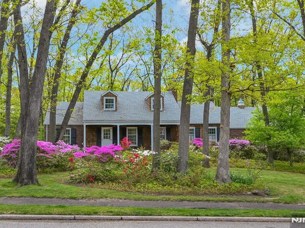 78 Rose Ave, Woodcliff Lake, NJ 07677