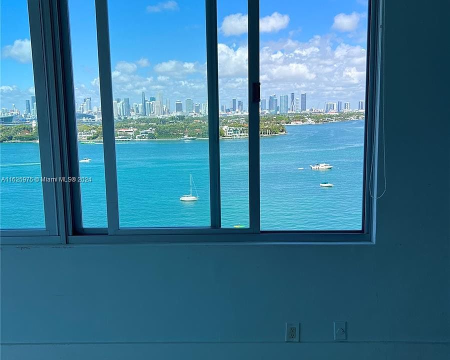 2nd image of 1000 West Ave APT 1425