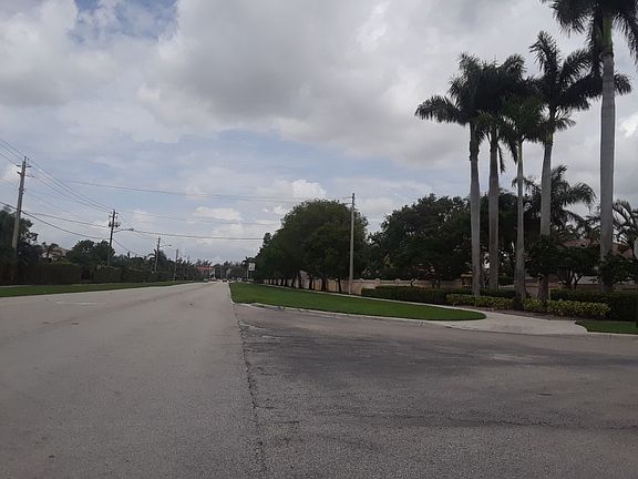 5th image of 793 SW 121st Ave