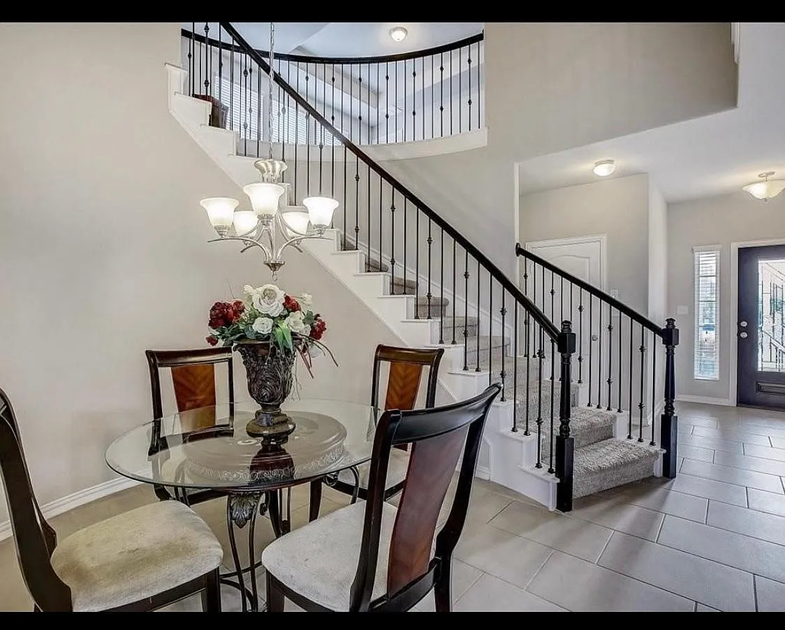 8014 Arezzo Dr — Photo 2