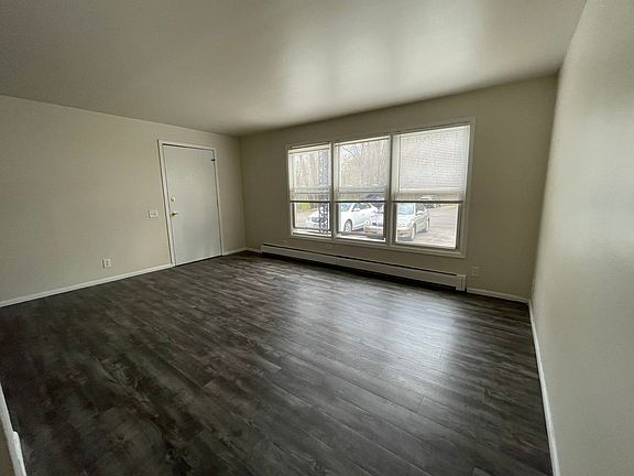 5th image of 1950 Basten St APT 02