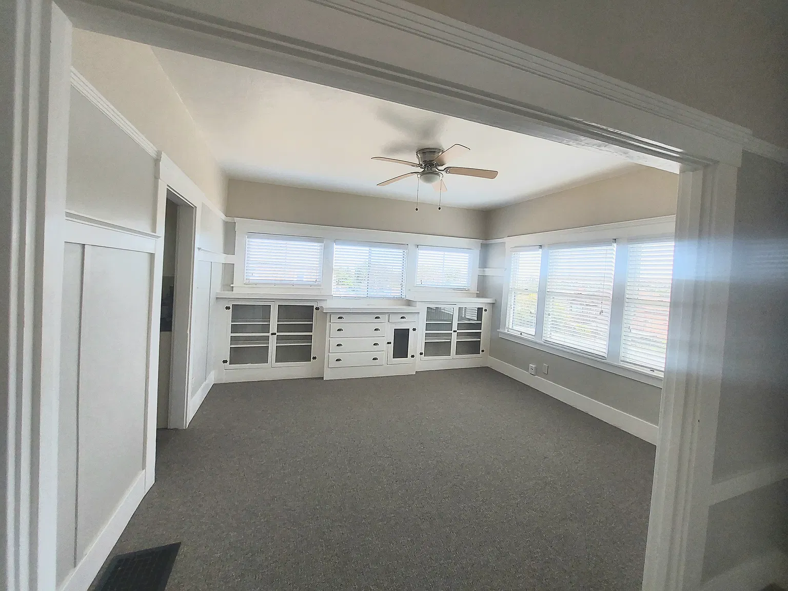 3 bed, 1170 sqft, $2,550 — Photo 4