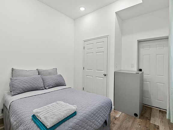 2nd image of 1711 Edgley St Floor 1
