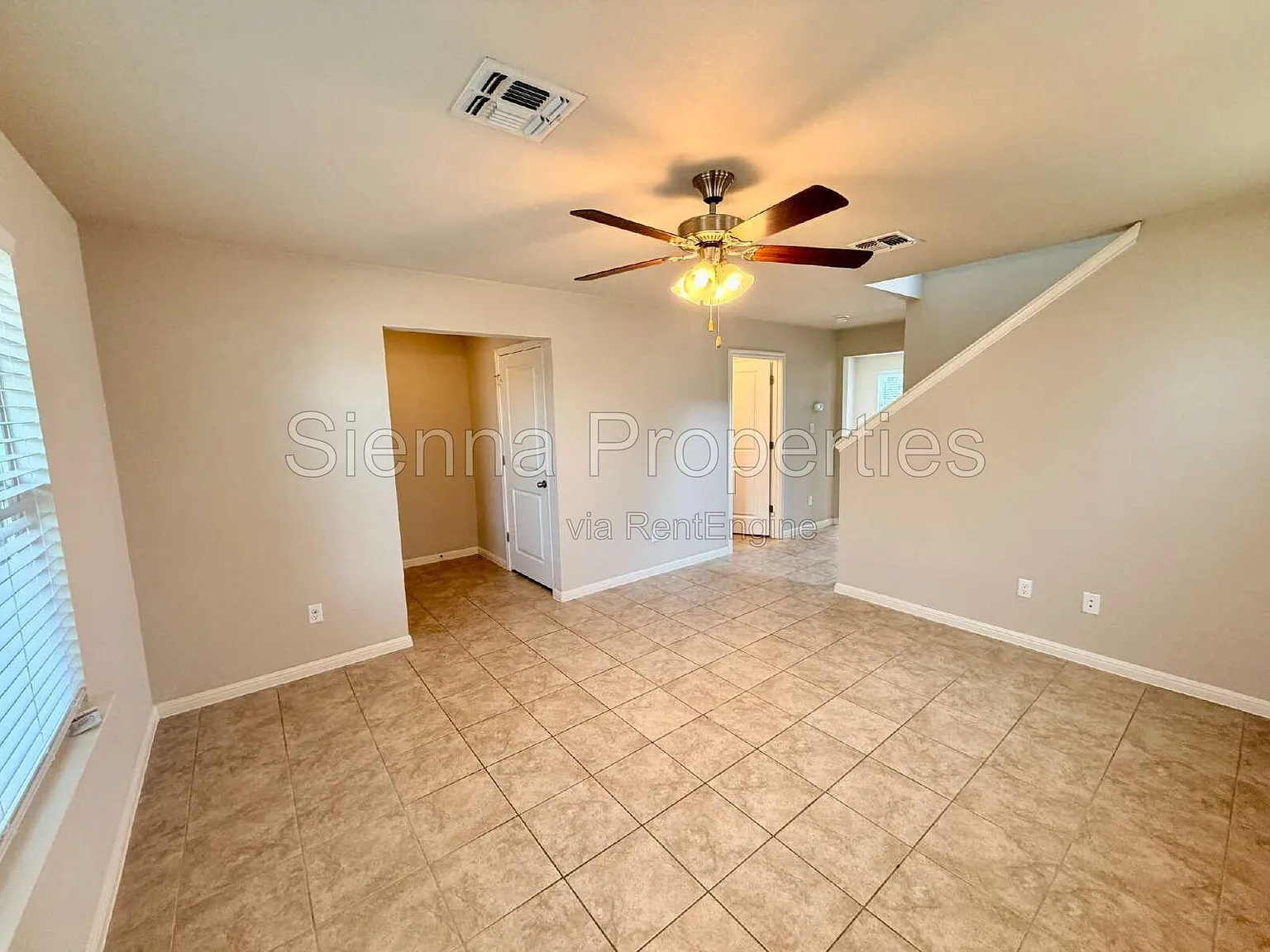 3 bed, 2.5 bath, 1301 sqft, $1,695 — Photo 3