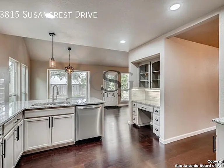13815 Susancrest Dr — Photo 9