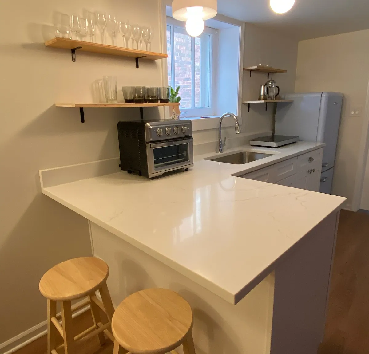 2 bed, 900 sqft, $1,895 — Photo 3